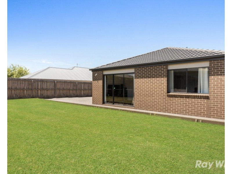 43 Willowbrae Way, Bannockburn VIC 3331