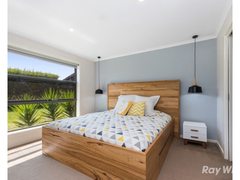 6 Glastonbury Close, Bannockburn VIC 3331