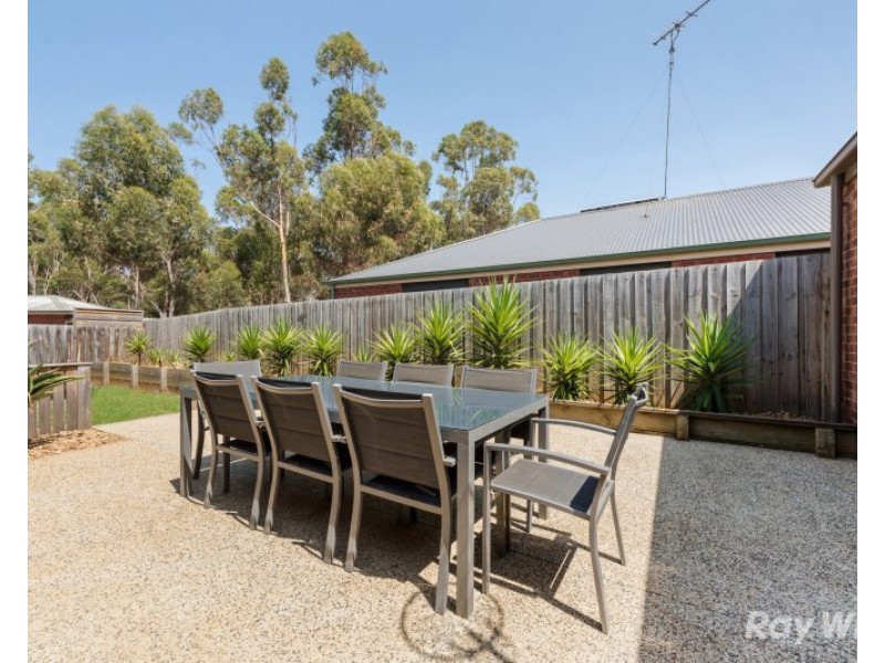 6 Glastonbury Close, Bannockburn VIC 3331