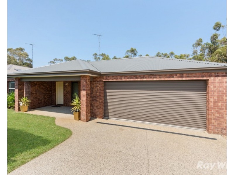 6 Glastonbury Close, Bannockburn VIC 3331