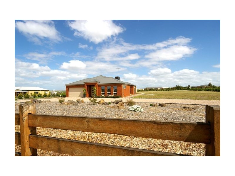 94 Yverdon Drive, Bannockburn VIC 3331