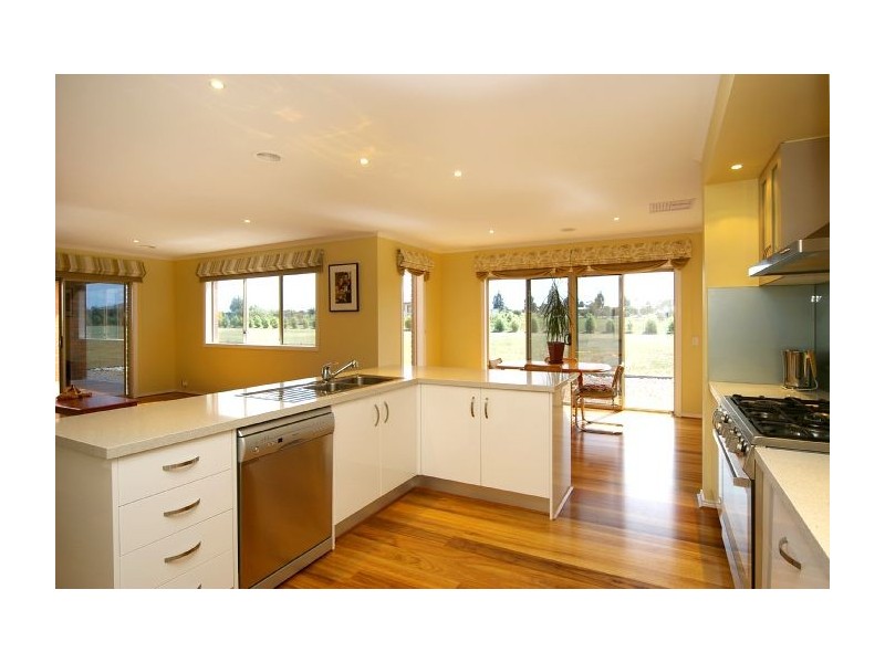 94 Yverdon Drive, Bannockburn VIC 3331