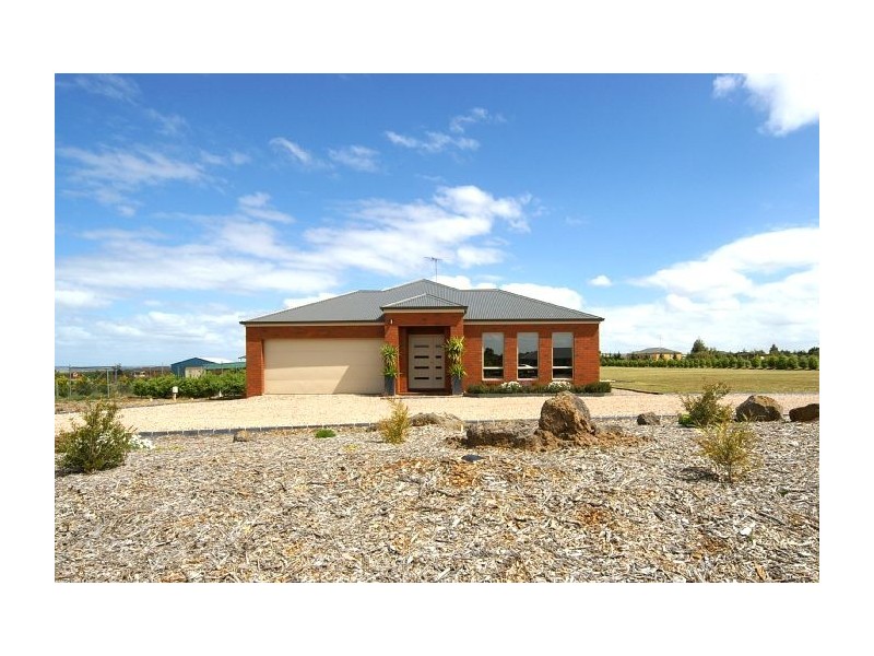 94 Yverdon Drive, Bannockburn VIC 3331