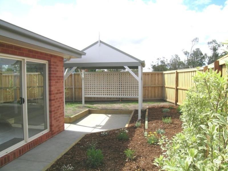 Unit 2/25 Burnside Road, Bannockburn VIC 3331