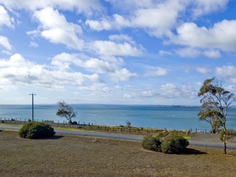 9 Phosphate Road, North Shore VIC 3214