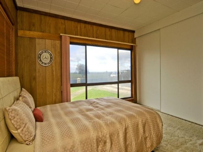 9 Phosphate Road, North Shore VIC 3214