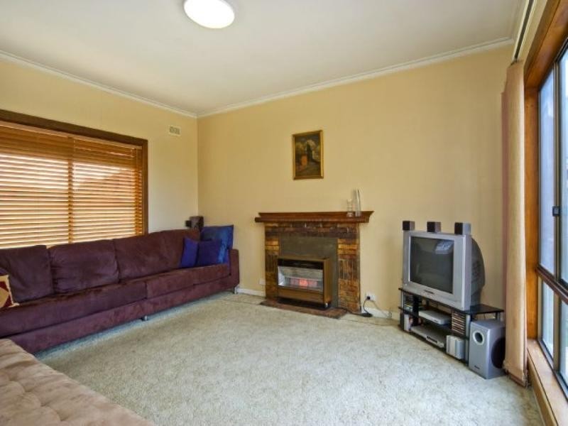 9 Phosphate Road, North Shore VIC 3214