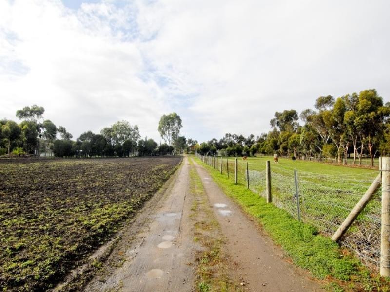 98 Sutherland Street, Teesdale VIC 3328