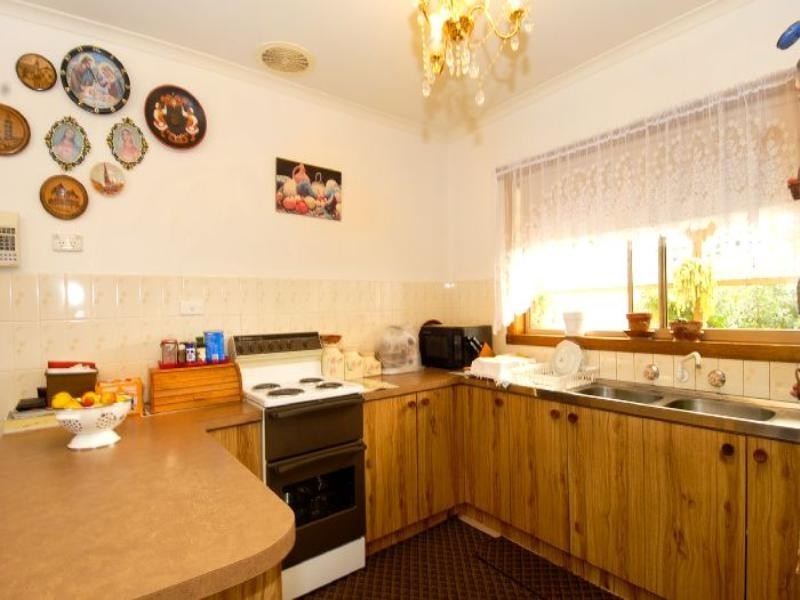 98 Sutherland Street, Teesdale VIC 3328