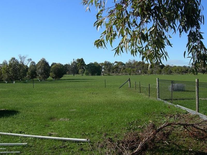 17 Knights Park Crescent, Bannockburn VIC 3331