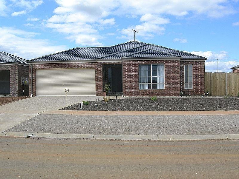 42 Moreillon Boulevard, Bannockburn VIC 3331