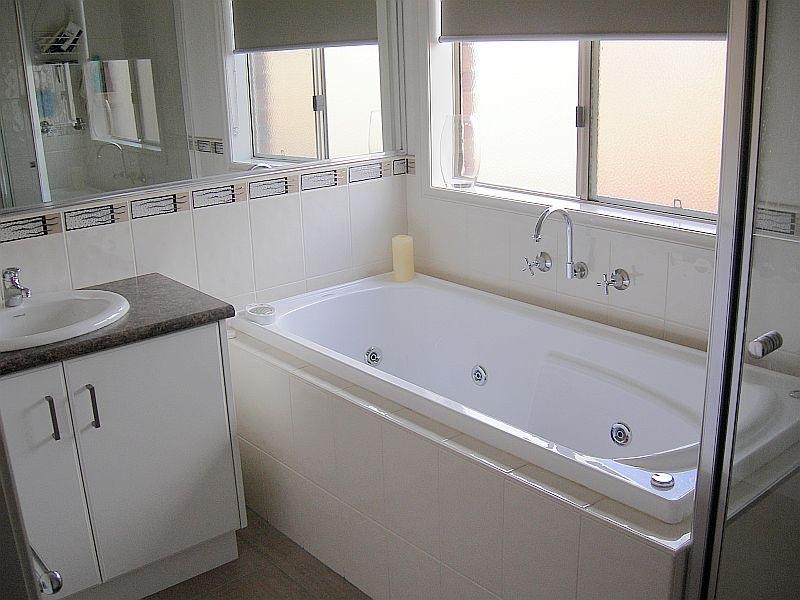 42 Moreillon Boulevard, Bannockburn VIC 3331