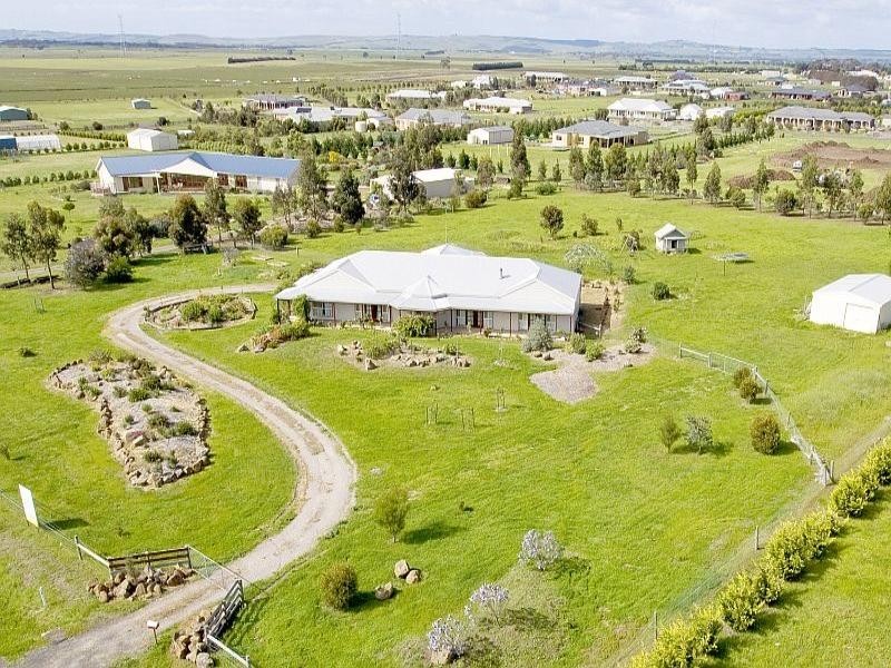 70 Yverdon Drive, Bannockburn VIC 3331