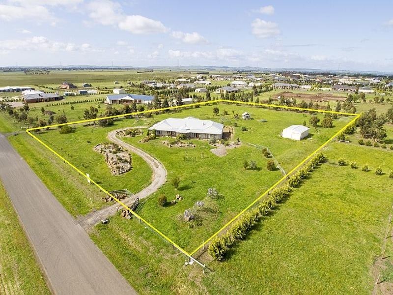 70 Yverdon Drive, Bannockburn VIC 3331