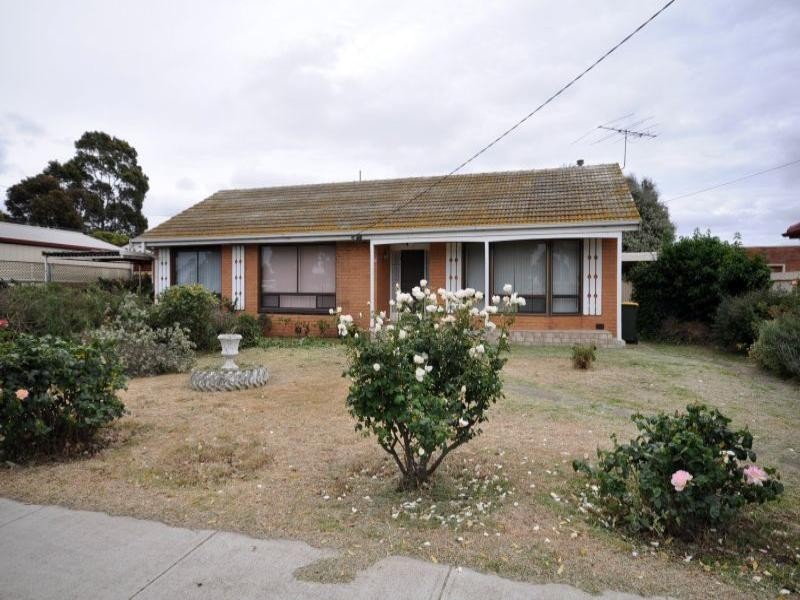 19 The Esplanade, North Shore VIC 3214