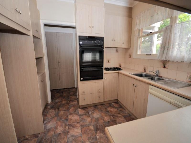 19 The Esplanade, North Shore VIC 3214