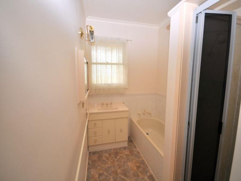 19 The Esplanade, North Shore VIC 3214