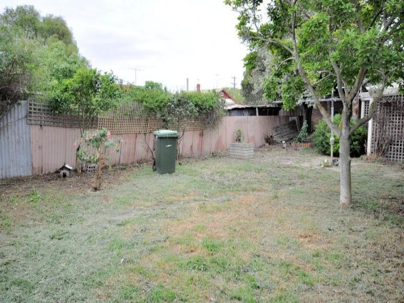 19 The Esplanade, North Shore VIC 3214