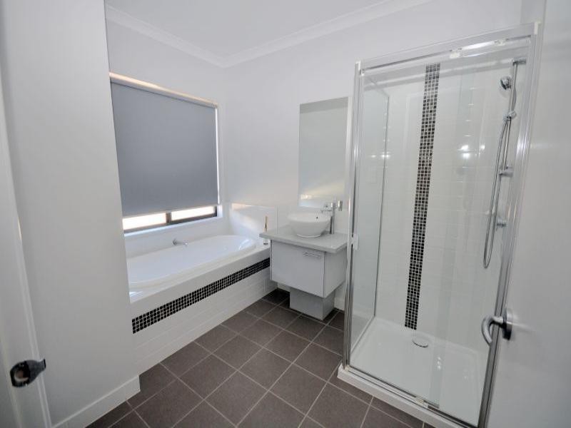 13 Darriwell Drive, Bannockburn VIC 3331