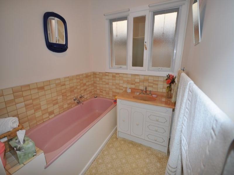 72 Ruhamah Avenue, Bell Post Hill VIC 3215