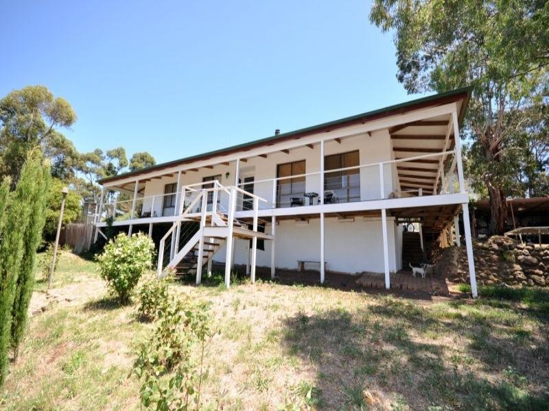 10 Carpenters Road, Shelford VIC 3329