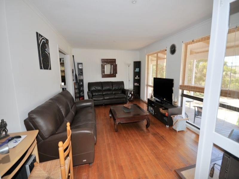 10 Carpenters Road, Shelford VIC 3329