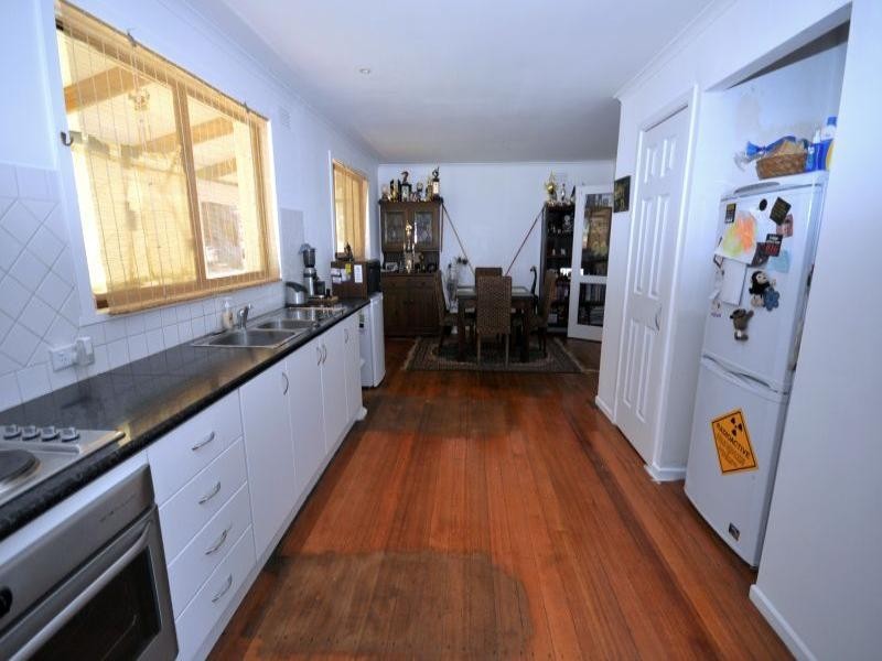 10 Carpenters Road, Shelford VIC 3329