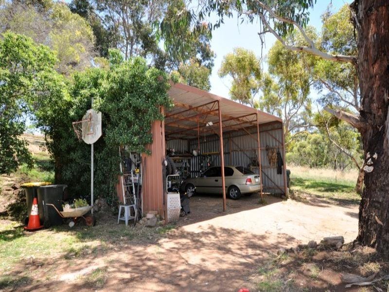 10 Carpenters Road, Shelford VIC 3329