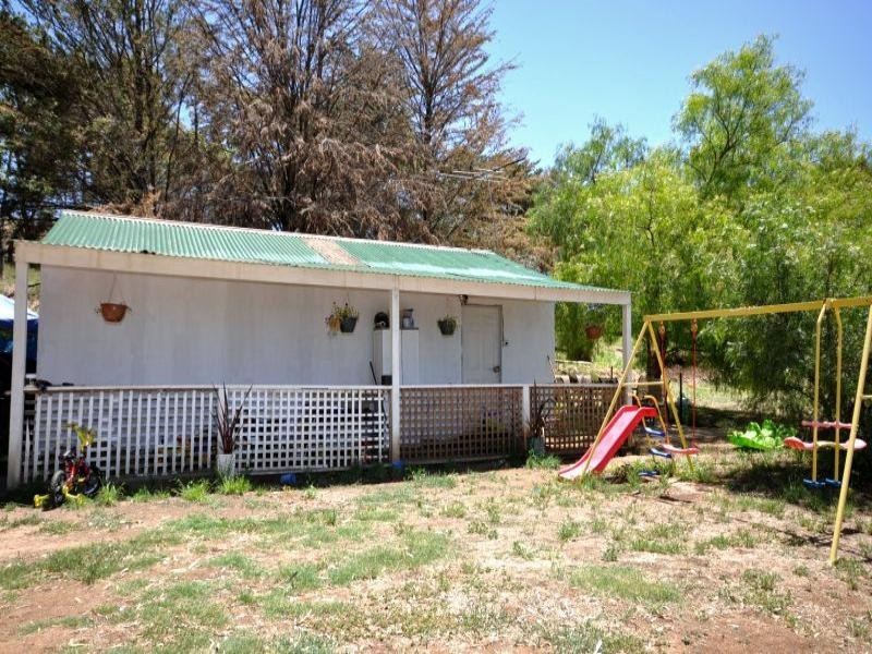 10 Carpenters Road, Shelford VIC 3329