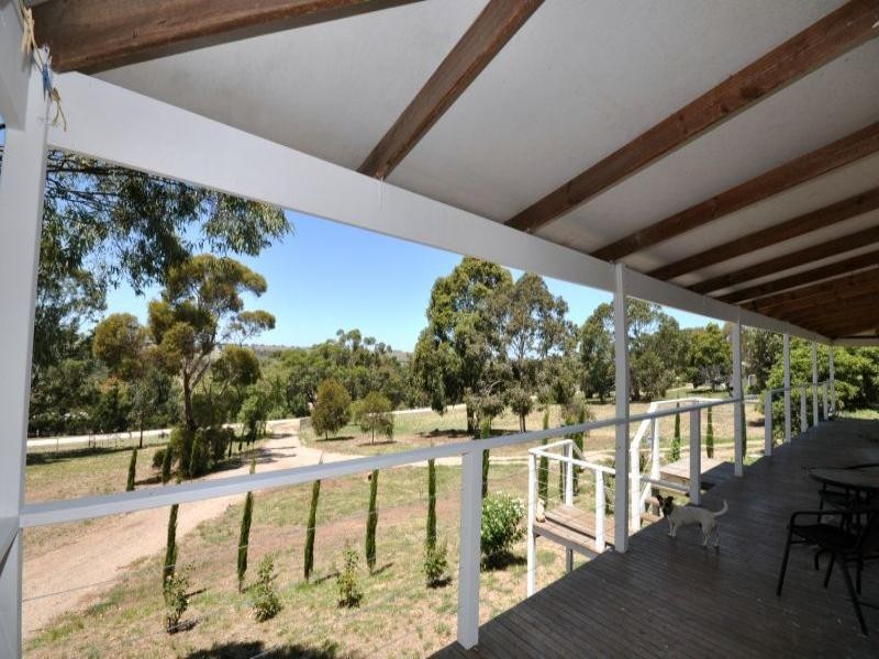 10 Carpenters Road, Shelford VIC 3329