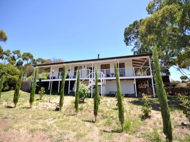 10 Carpenters Road, Shelford VIC 3329