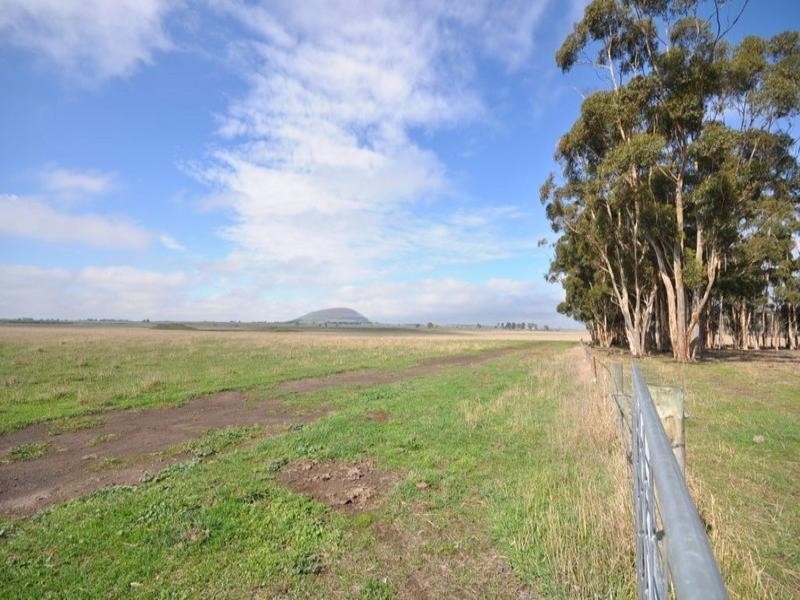 Stonehenge Edgars Road, Derrinallum VIC 3325