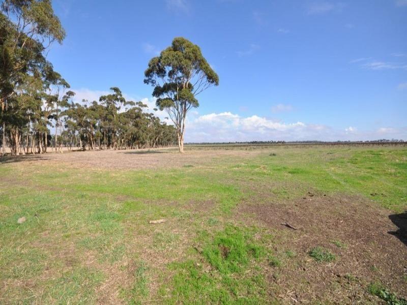 Stonehenge Edgars Road, Derrinallum VIC 3325