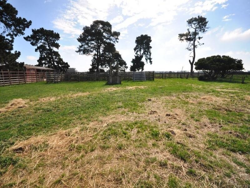 Stonehenge Edgars Road, Derrinallum VIC 3325