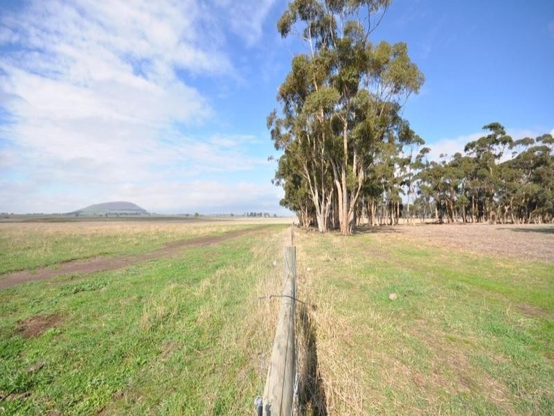Stonehenge Edgars Road, Derrinallum VIC 3325