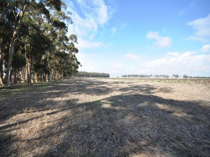 Stonehenge Edgars Road, Derrinallum VIC 3325