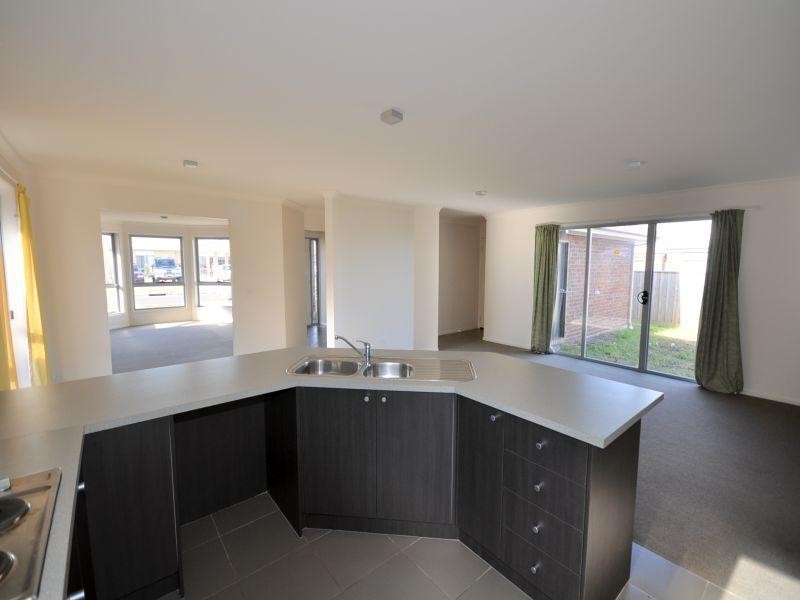 17 Dardel Drive, Bannockburn VIC 3331