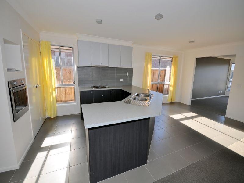 17 Dardel Drive, Bannockburn VIC 3331