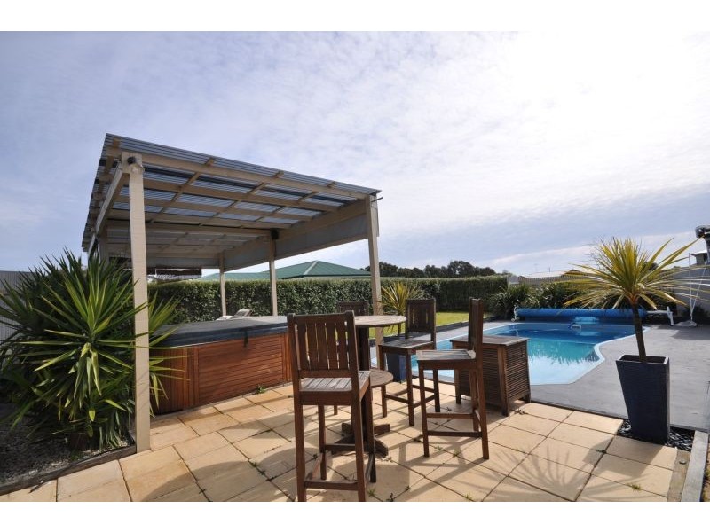15 Lucien Place, Bannockburn VIC 3331