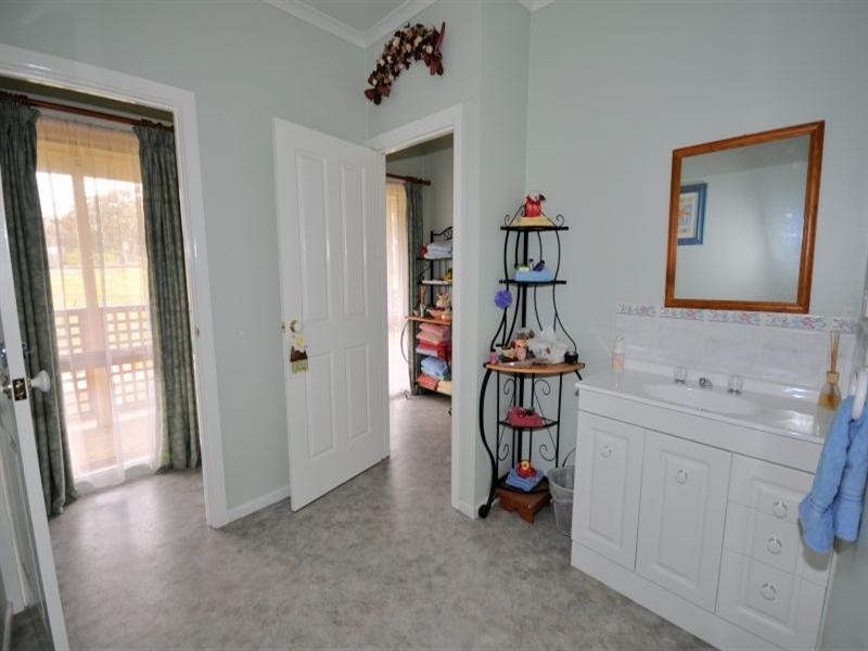 200 Sheoaks-Steiglitz Road, She Oaks VIC 3331