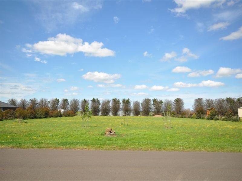 16 The Grange, Bannockburn VIC 3331