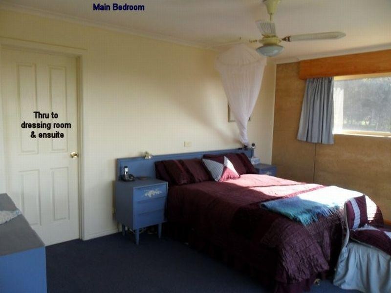 24 Thomson Street, Shelford VIC 3329