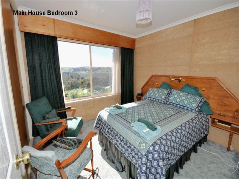 24 Thomson Street, Shelford VIC 3329