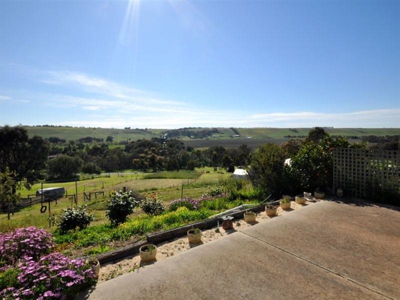 24 Thomson Street, Shelford VIC 3329