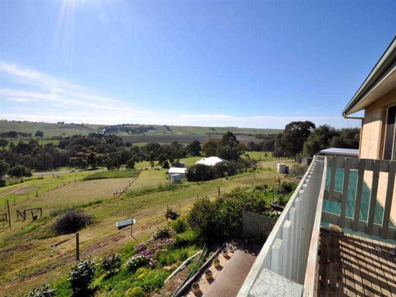 24 Thomson Street, Shelford VIC 3329