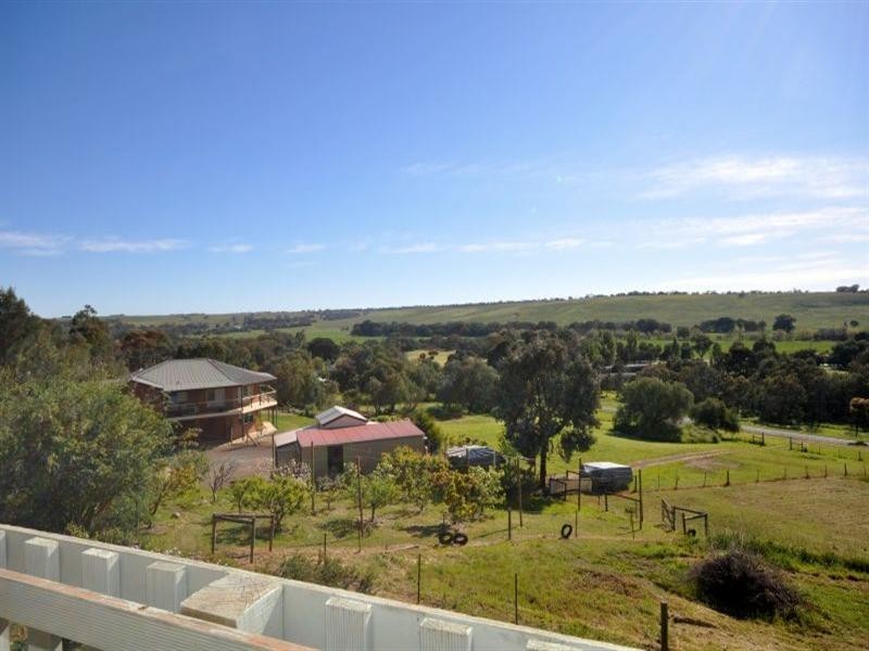 24 Thomson Street, Shelford VIC 3329