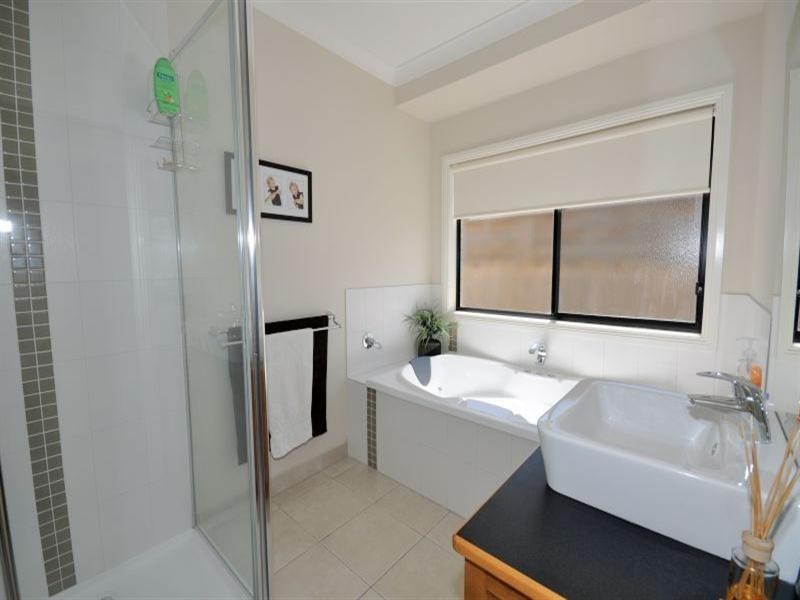 4 Edenborough Way, Bannockburn VIC 3331