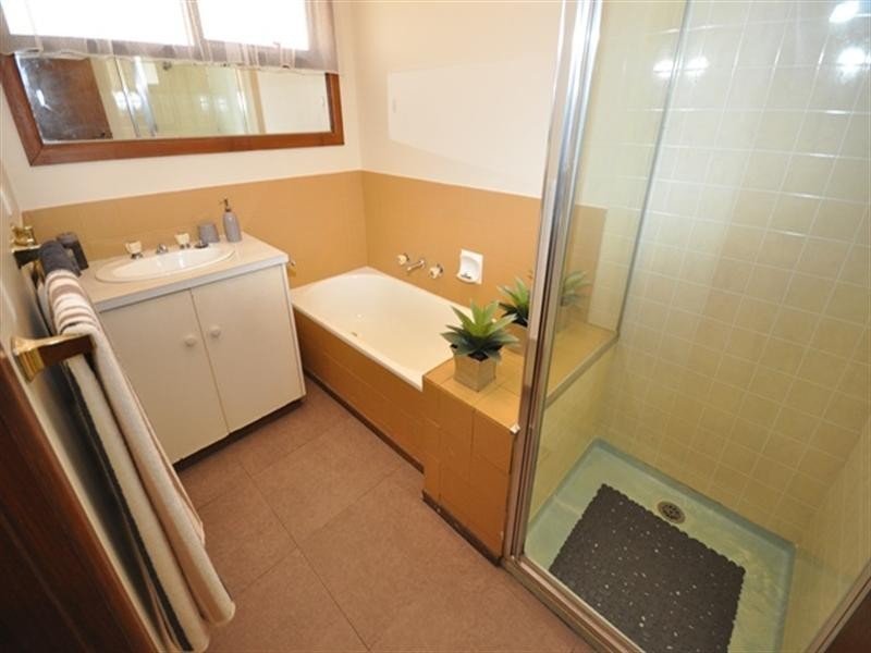 19 Noyes Road, Lethbridge VIC 3332