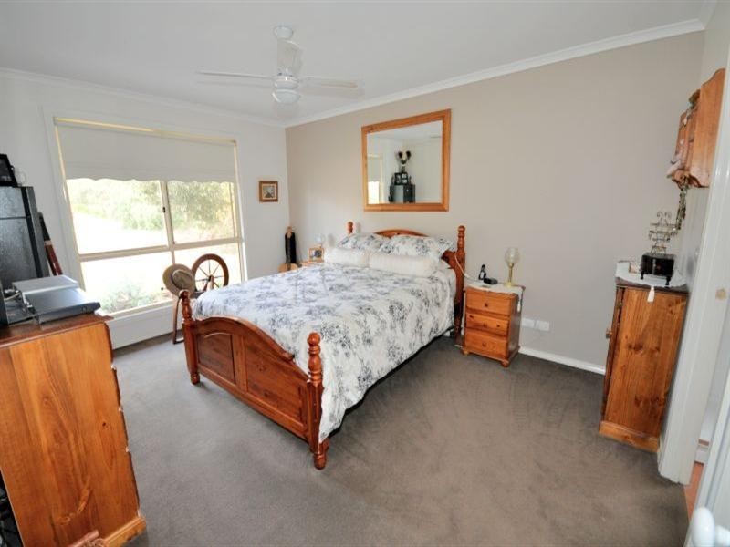 136 Cemetery Road, Inverleigh VIC 3321