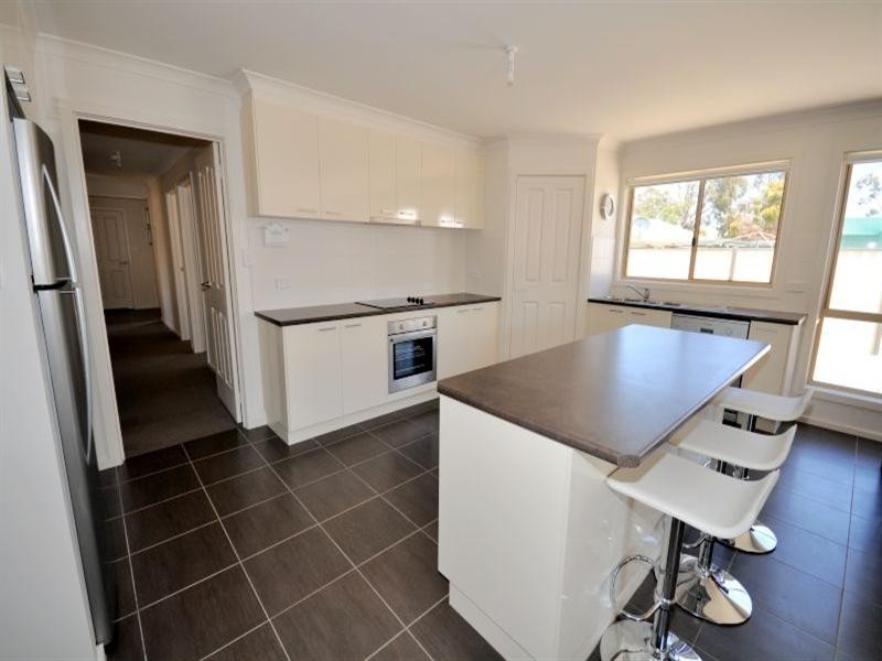 Unit 3/8A Moore Street, Bannockburn VIC 3331